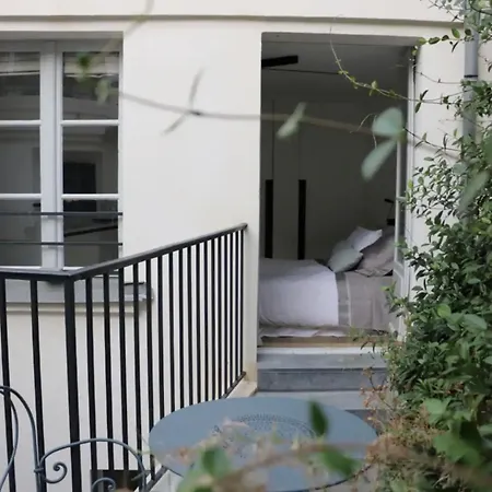 Apartment St-germain/louvre - Stylish Townhouse Of 1600