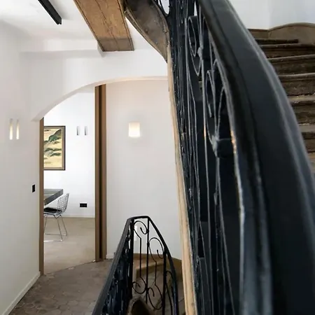 Apartment St-germain/louvre - Stylish Townhouse Of 1600 *