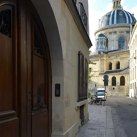 Apartment St-germain/louvre - Stylish Townhouse Of 1600 Paris